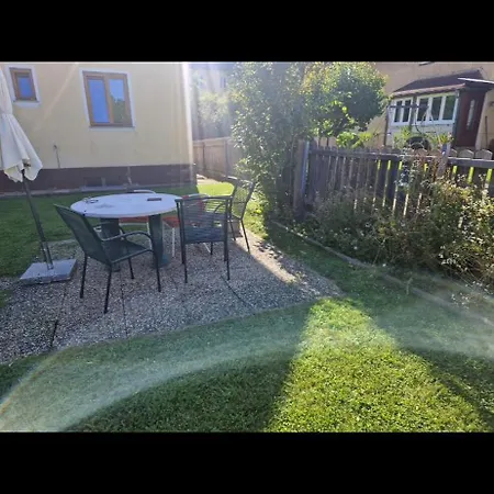 La Haus Fuer Monteure, Arbeiter, Pendler, Ganzes Haus Mit Garten, 5 Διαμέρισμα Λεόμπεν