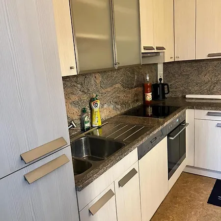 La Haus Fuer Monteure, Arbeiter, Pendler, Ganzes Haus Mit Garten, 5 Διαμέρισμα